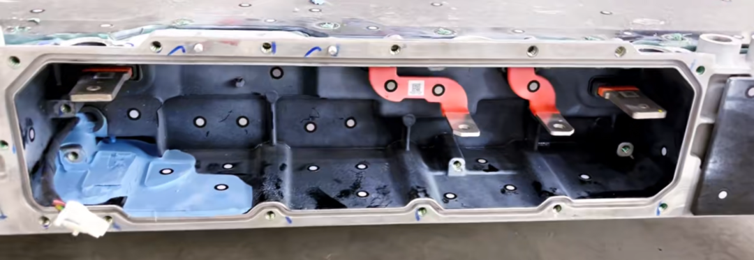 动力电池配电盒BDU安全设计(二六)兆瓦闪充下的双BDU