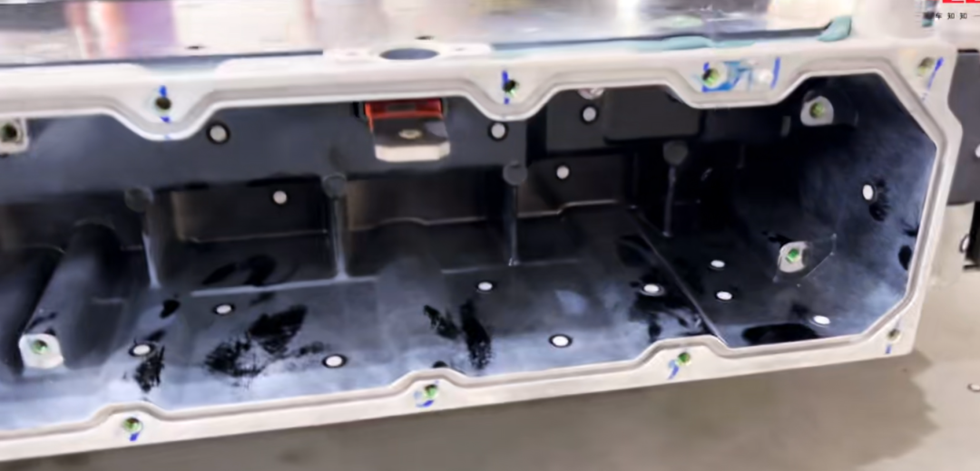 动力电池配电盒BDU安全设计(二六)兆瓦闪充下的双BDU