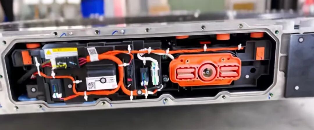 动力电池配电盒BDU安全设计(二六)兆瓦闪充下的双BDU