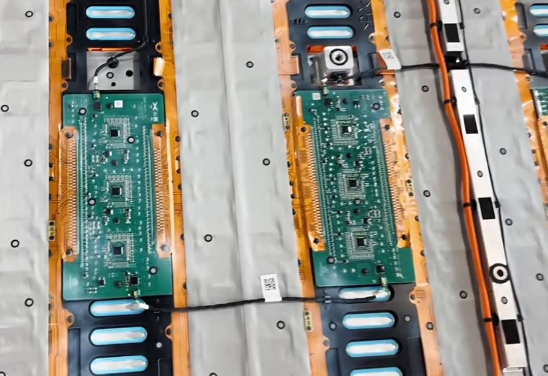 动力电池配电盒BDU安全设计(三三)小鹏终于把BMS塞进了BDU