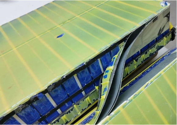 动力电池模组系统安全设计(二二)多面液冷+回形框内嵌相变材料的正立模组